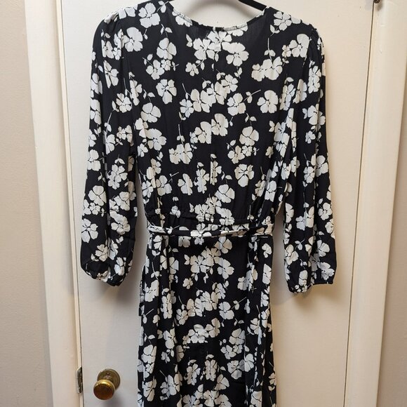 Gap Floral Wrap Dress (size 12) - NWOT - Picture 5 of 6